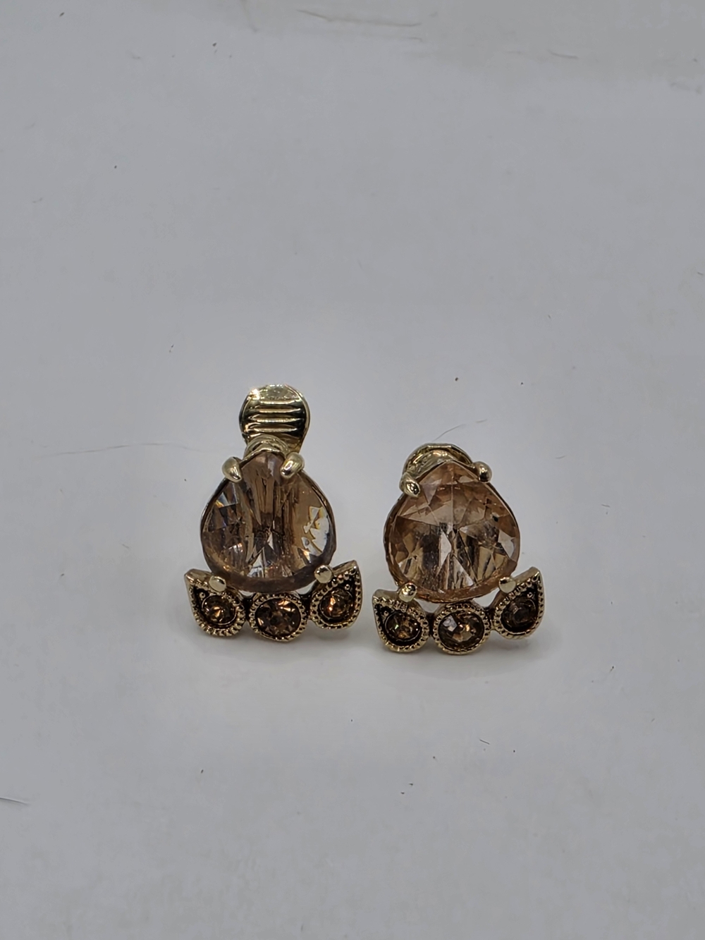 Vintage Wells Gold Tone Pear Amber Faux Citrine Crystal Clip On Earrings